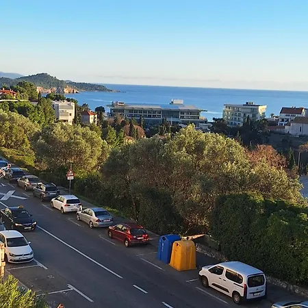 Brand New Aurus Dubrovnik