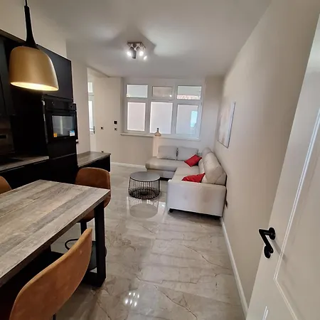 Brand New Aurus Dubrownik