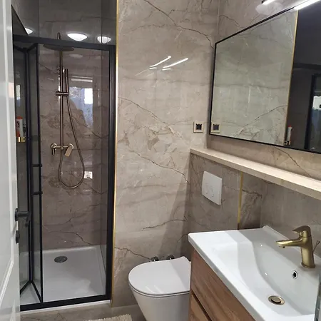 Brand New Aurus Apartament