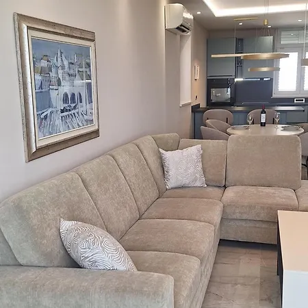 Apartament Brand New Aurus *