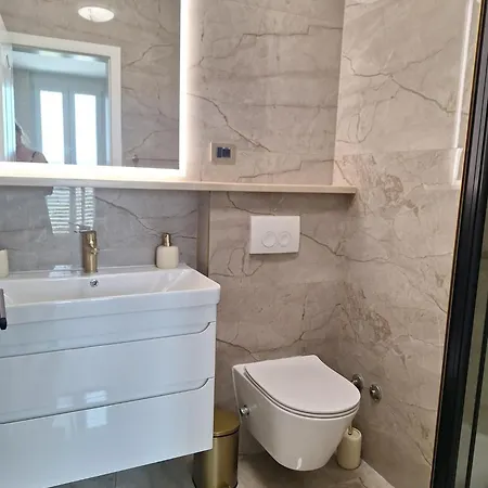 Brand New Aurus * 杜布罗夫尼克