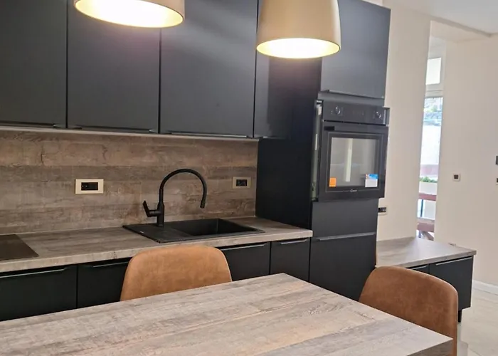 Brand New Aurus * 杜布罗夫尼克