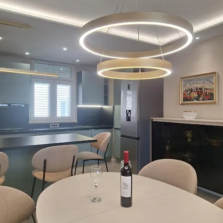 Brand New Aurus Apartamento