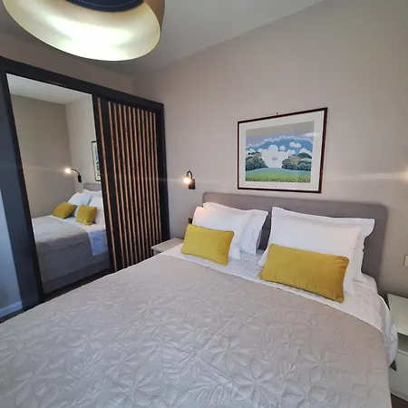 Brand New Aurus アパート *